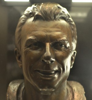 Hall of Famer Joe Montana had the luxury of passing to Jerry Rice.